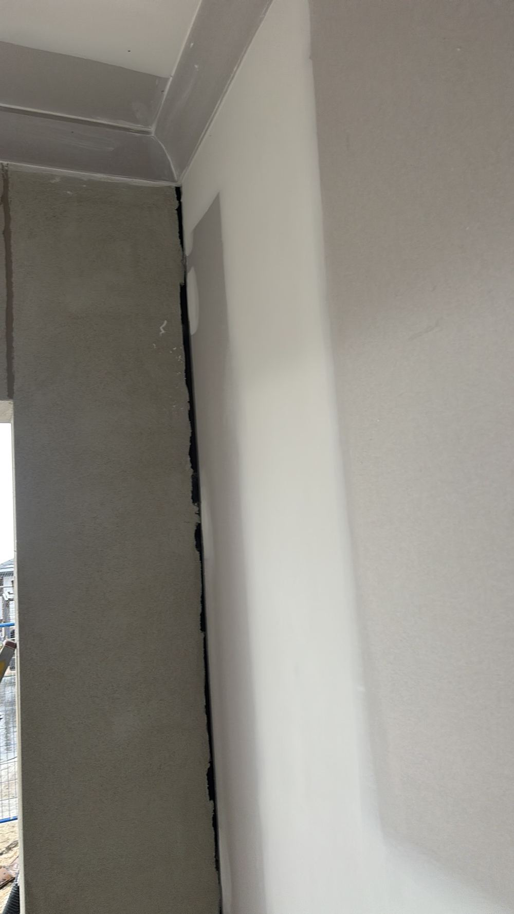 Major cracking at plaster corners, referred to an engineer to find the cause, found during a fixing stage inspection in Clyde North